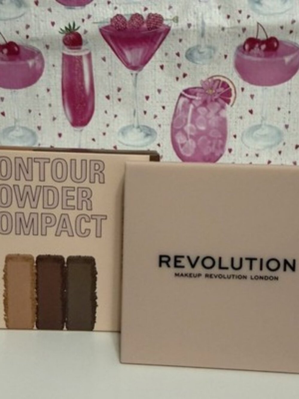 Revolution Contour Powder Compact Deep - Picture 5 of 7